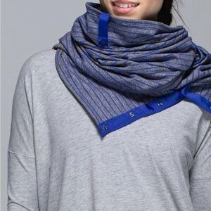 Lululemon Athletica Gray and Blue Vinyasa Scarf